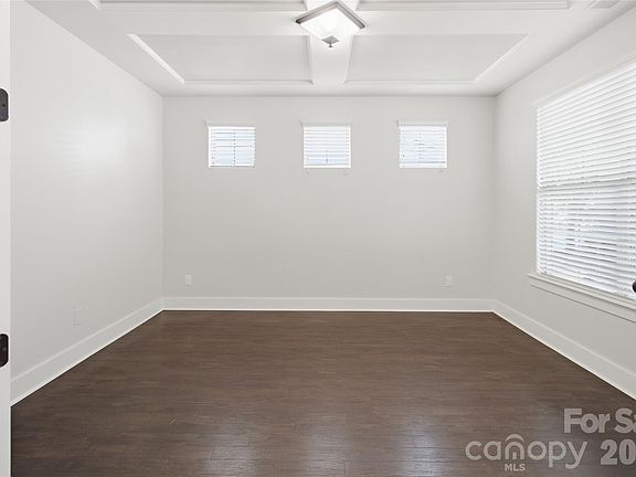 4th image of 1251 Badger Ct
