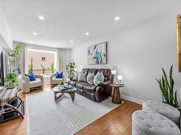 3rd image of 25 Collinsgrove Rd #155