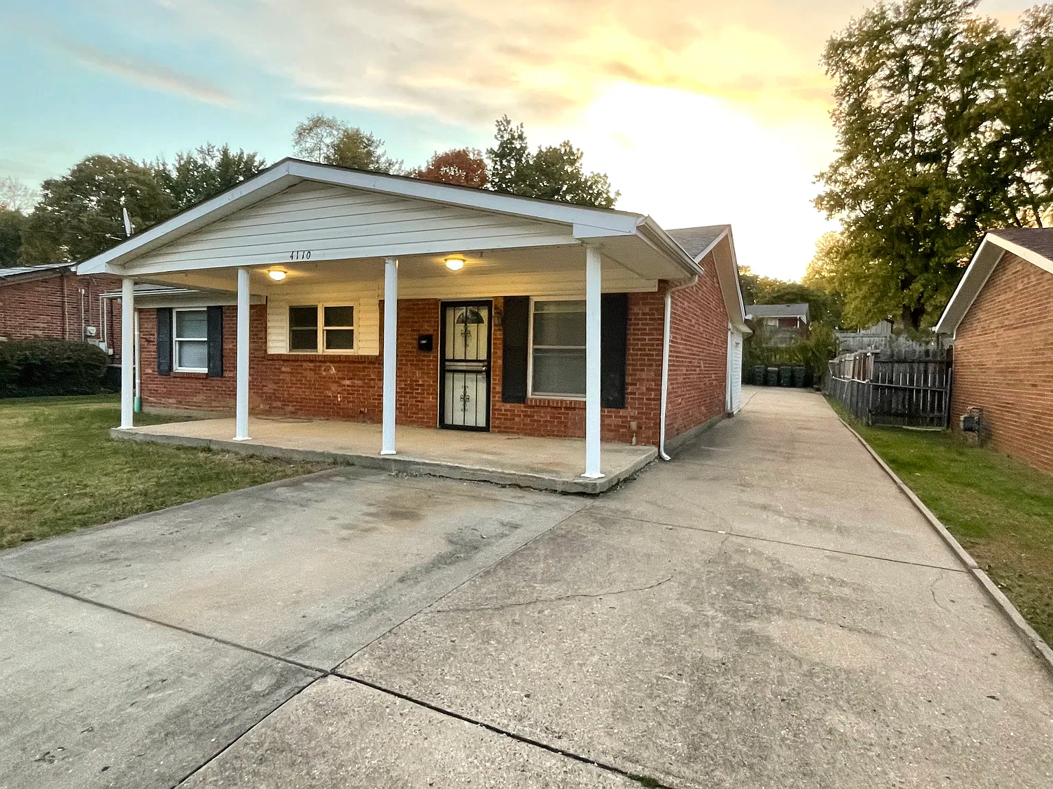 3 bed, 1200 sqft, $1,650 — Photo 2