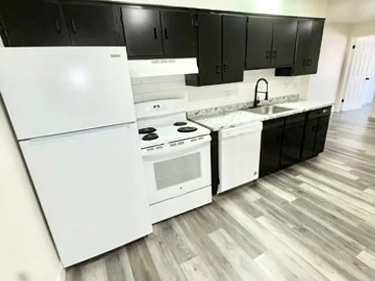 1 and 2 bed Apartments! Many with W/D in unit! Rent Specials! Call Today! Tour Today! — Photo 35