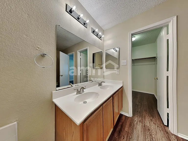 1430 Stewart Dr — Photo 13