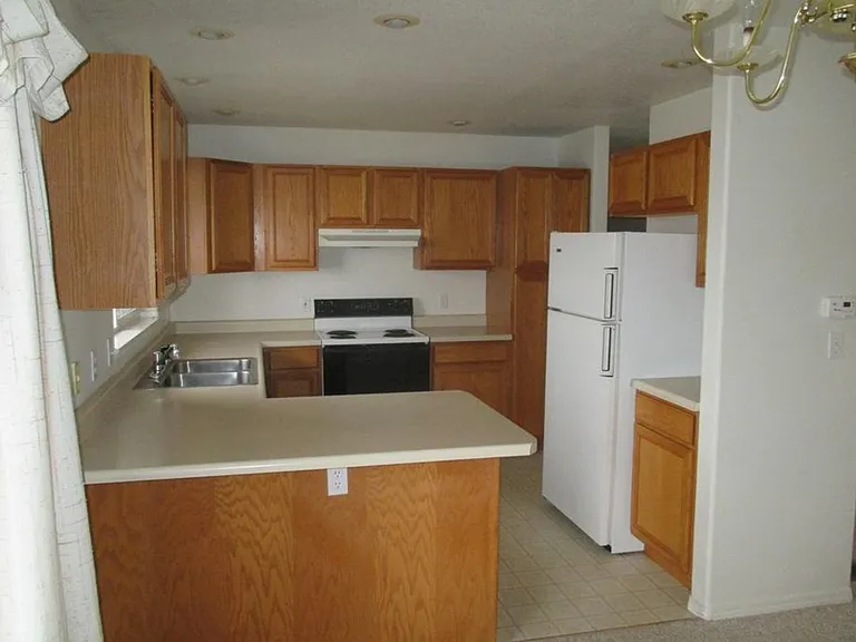 141 Greenbriar Dr — Photo 7
