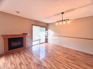 737 Kitterman Cir, Norwalk, IA 50211