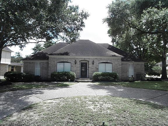 3rd image of 18219 Forest Town Dr