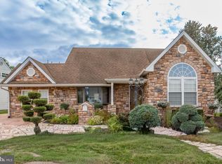 23 Misty Pine Rd, Levittown, PA 19056