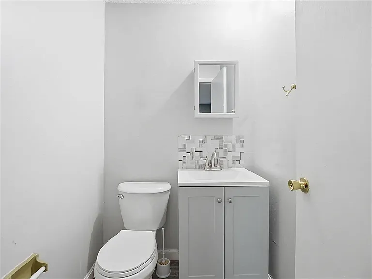 15 Shadowbrook Ln #28 — Photo 12