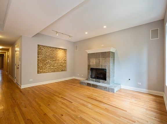 3rd image of 4910 N Winthrop Ave APT 2S