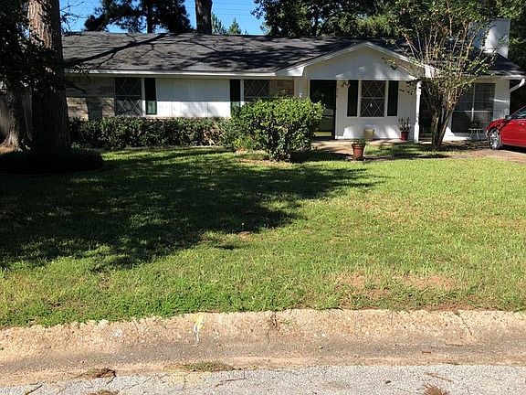 2nd image of 1214 Pinecrest St