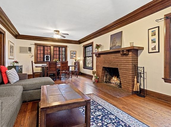 4th image of 530 Ashland Ave