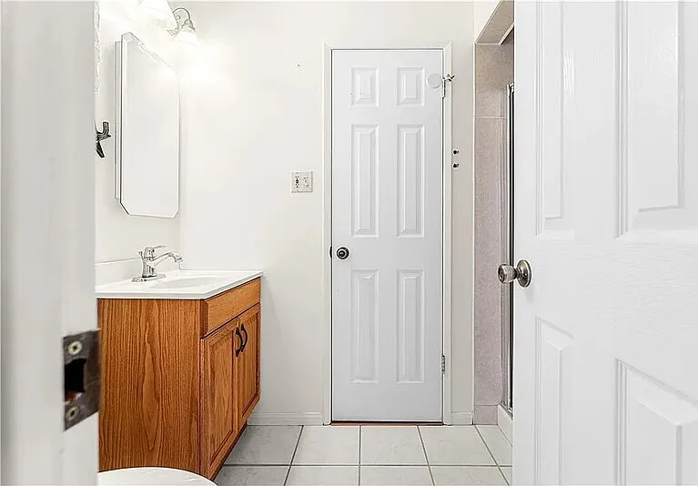 116 E Campus View Dr — Photo 3