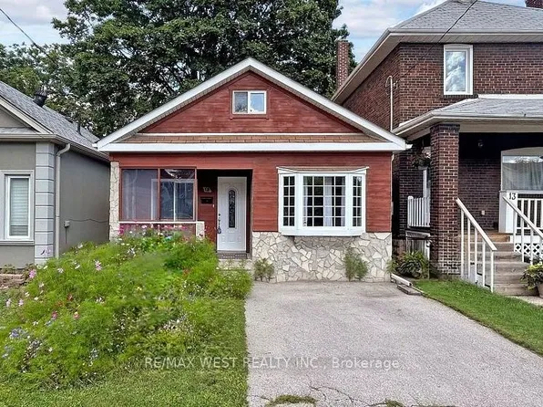 15 14th St, Toronto, ON M8V 3H8