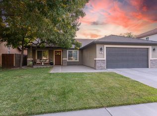 2262 N Riesling Ave, Hanford, CA 93230