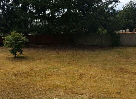 5th image of 5030 139th Pl NE