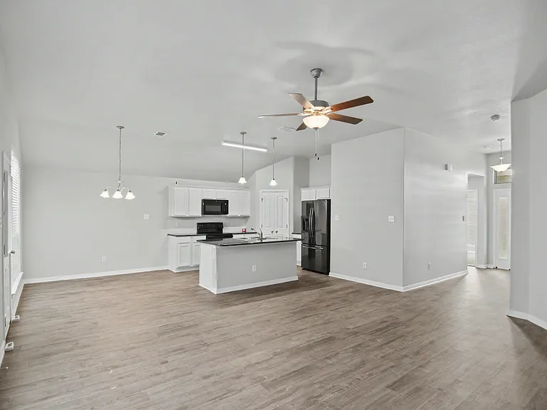 1250 Lakeway Crossing Dr — Photo 7