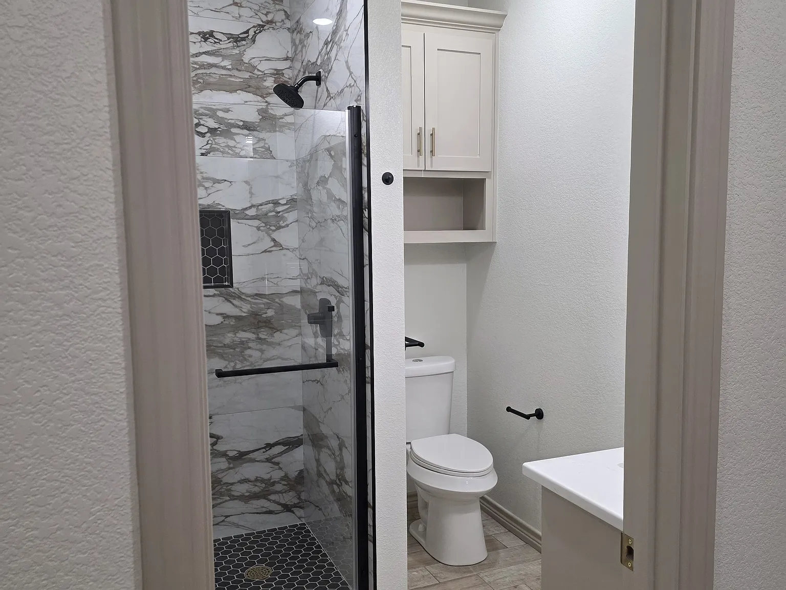 3 bed, 1200 sqft, $1,700 — Photo 3