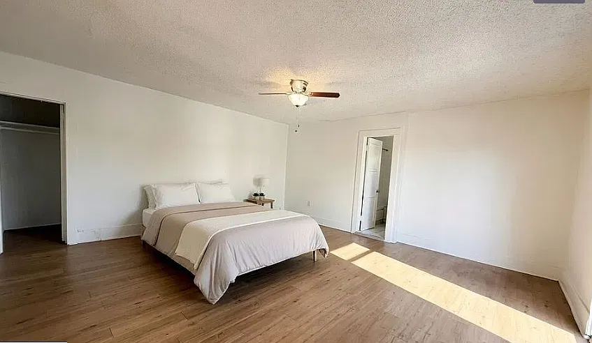 1238 W Adams Blvd #5