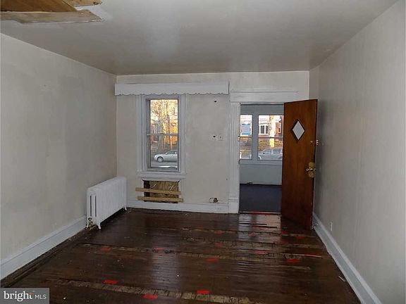 3rd image of 110 W Chew Ave
