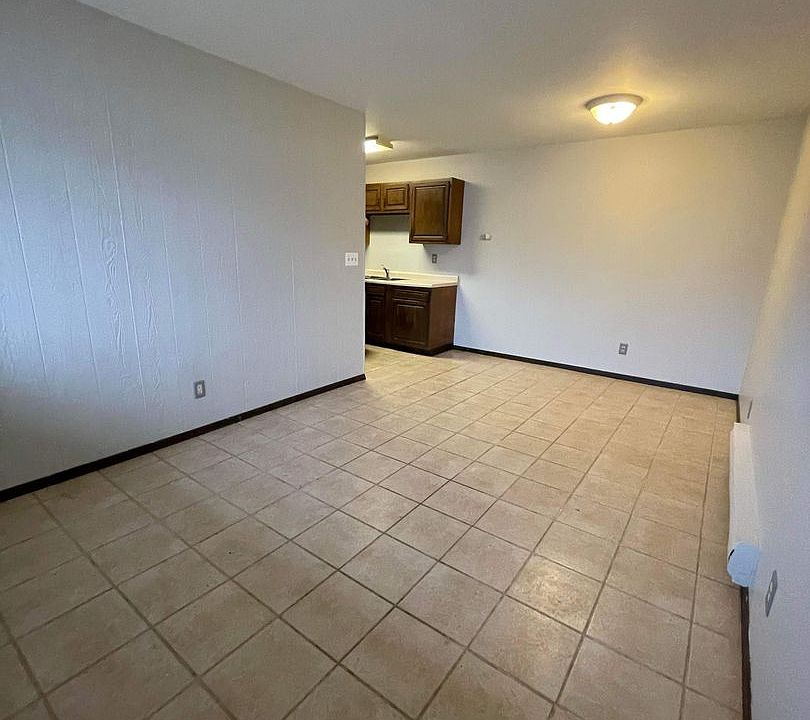 1st image of 1728 La Crescent St #50