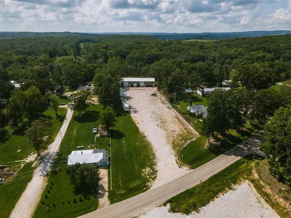9572 State Route Dd, Bloomsdale, MO 63627