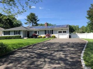 4 Helen Pl, Huntington Station, NY 11746