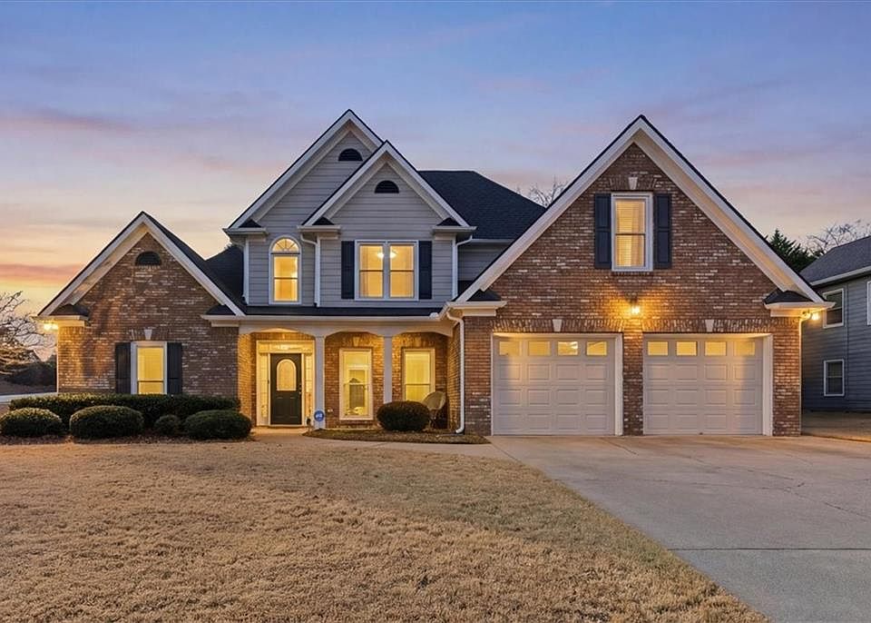 1st image of 74 Planters Dr NW