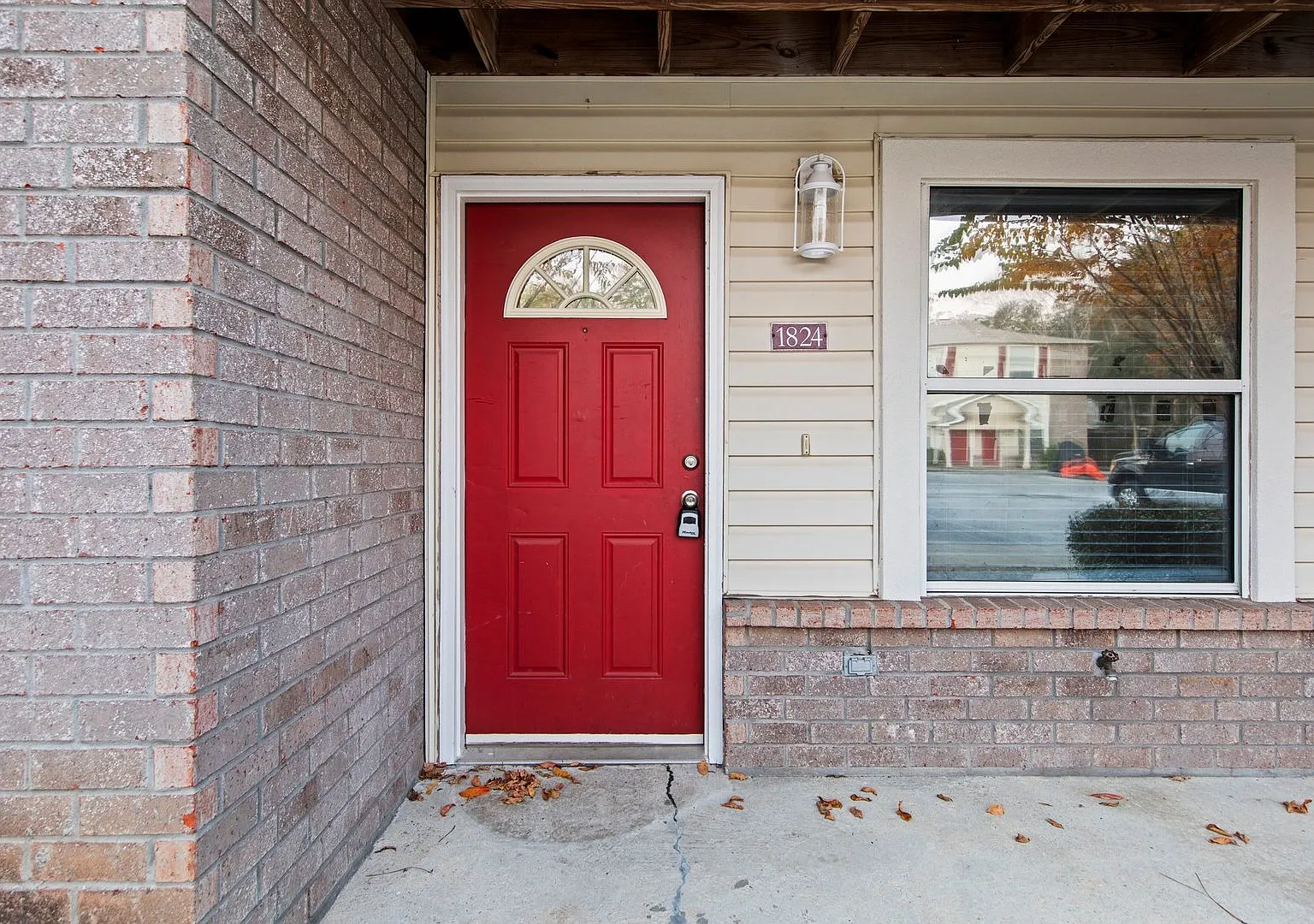 Updated Townhouse in PRIME location!! — Photo 4