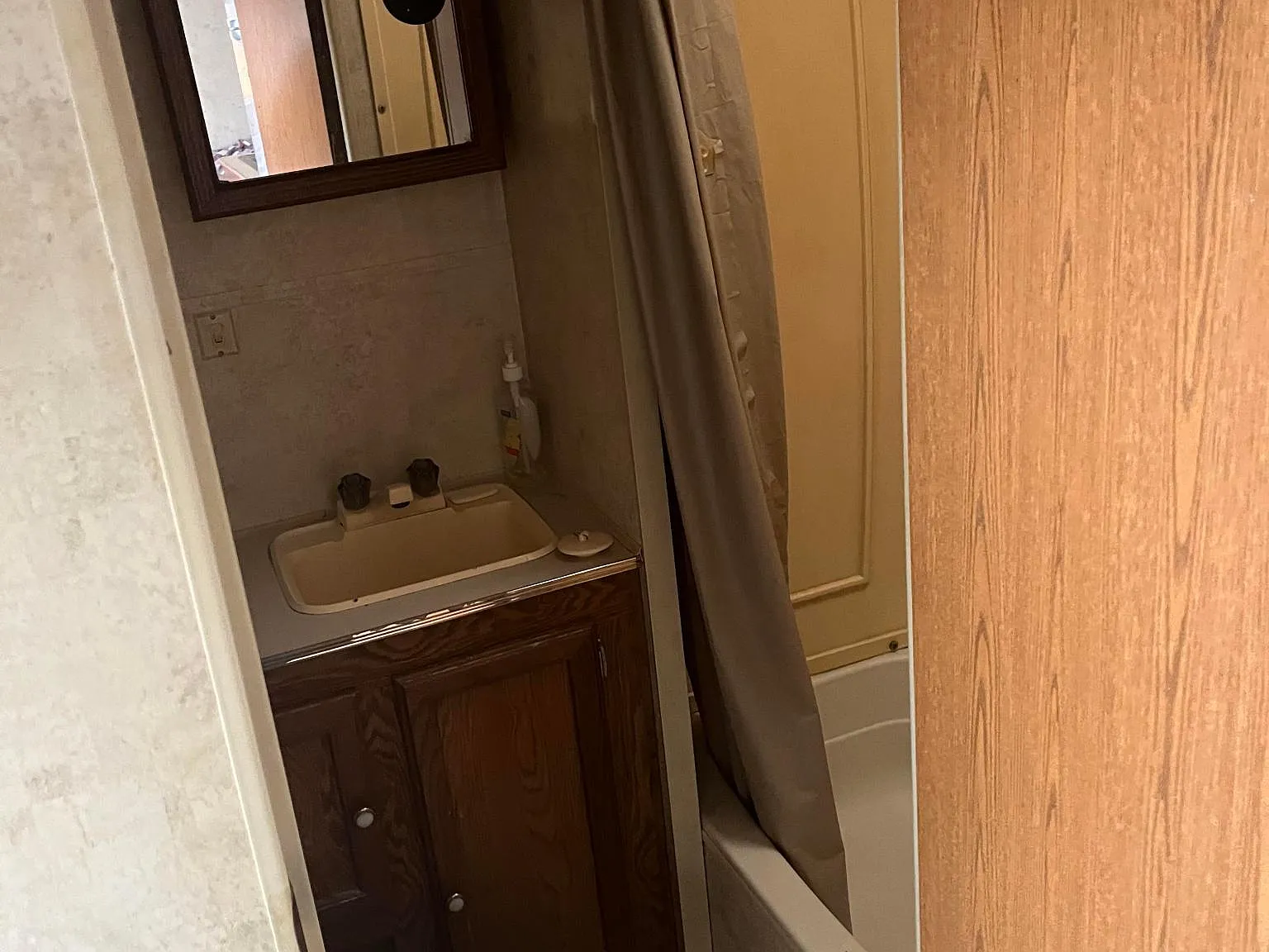 1 bed, 224 sqft, $650 — Photo 4