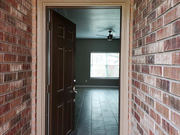5th image of 6318 Lake Victoria St