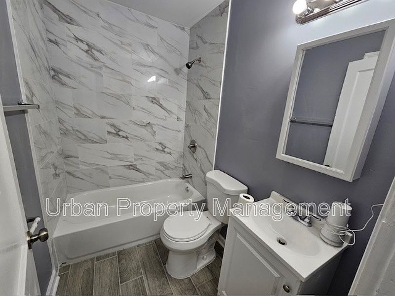 2nd image of 1149 Merchant St