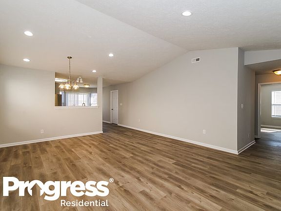 4th image of 15048 Lovely Dove Ln