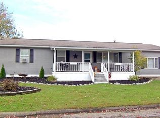 294 Lincoln Dr, Mineral Wells, WV 26150