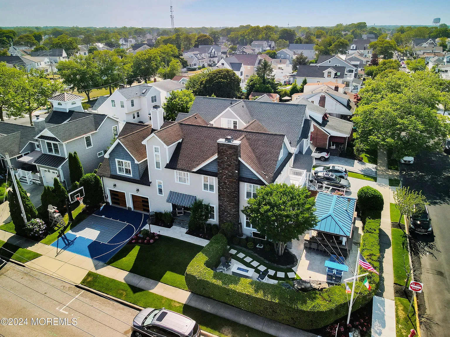 5 bed, 3.5 bath, 3185 sqft, $8,000 — Photo 1