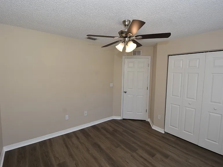 6 Seckel Ct — Photo 13