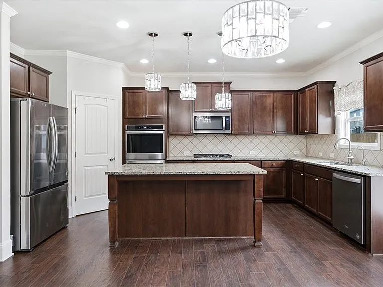 2053 Hamilton Lake Pkwy — Photo 13