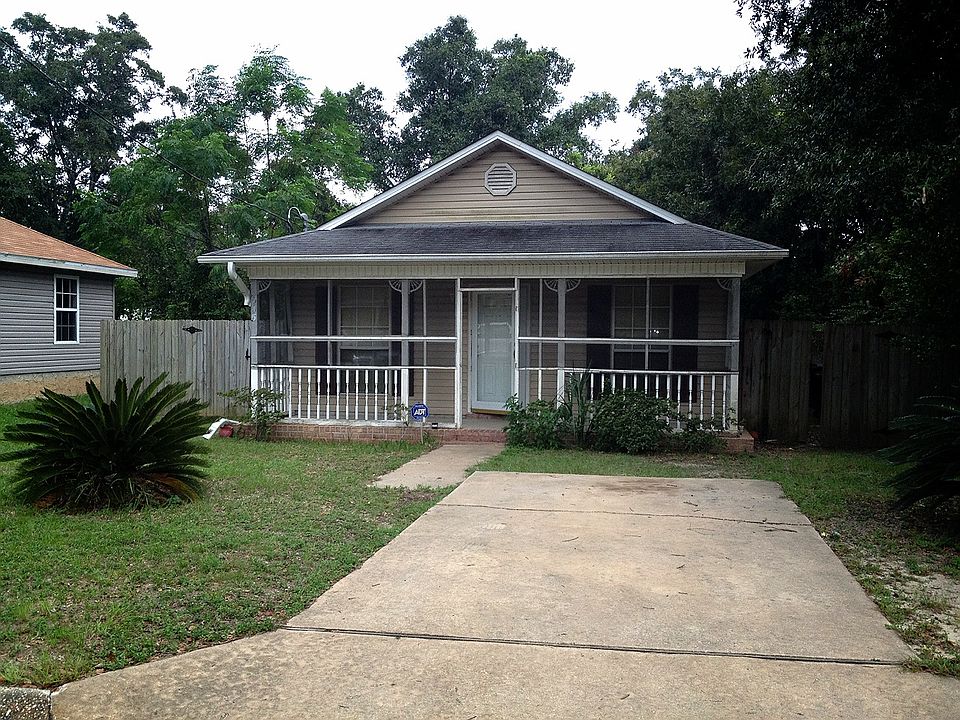 1st image of 805 W Strong St