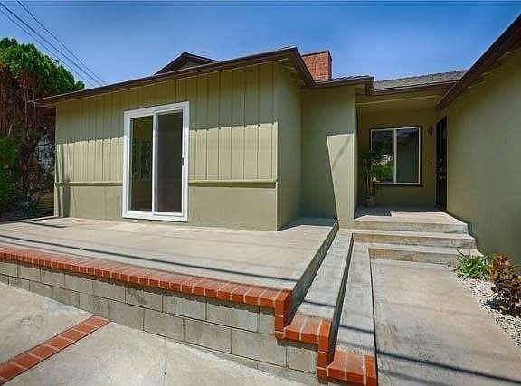 2nd image of 909 Mira Valle St