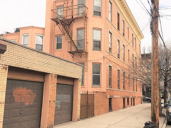 4th image of 7550 61st St