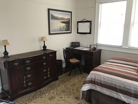 3rd image of 2357 Myra St APT B