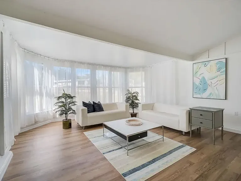 6228 Fordham Pl — Photo 9