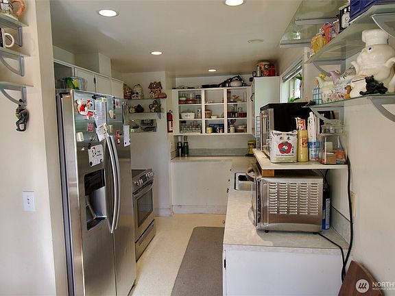 5th image of 3216 20th Avenue S