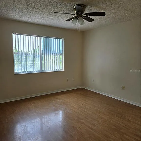 728 Burlwood St — Photo 17