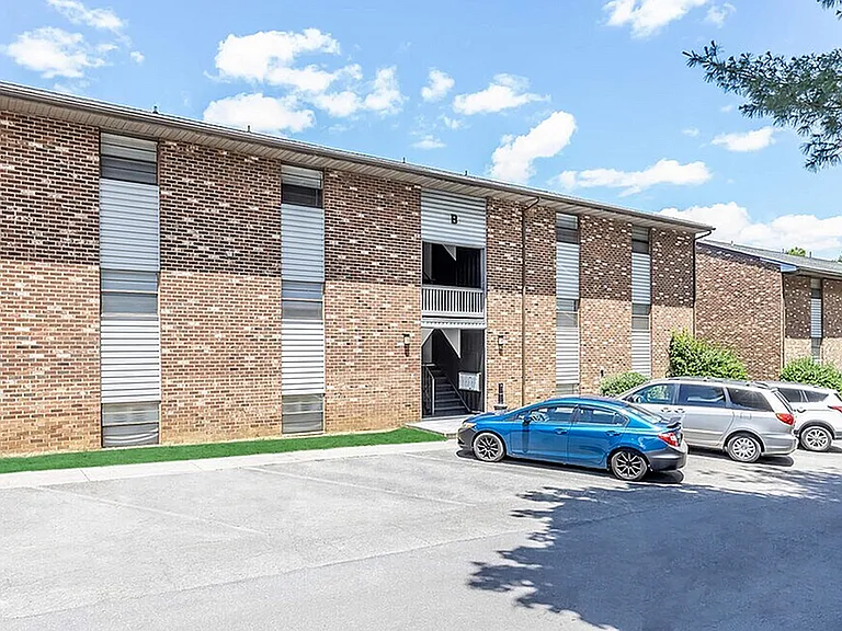 Flats at Glade Creek — Photo 15