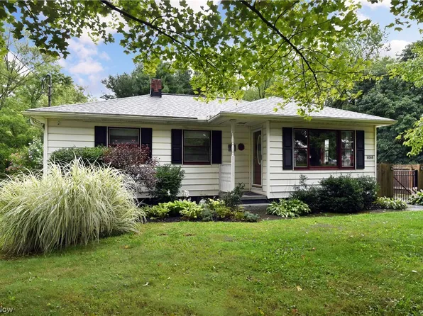 6068 Muffly Ave SW, Navarre, OH 44662