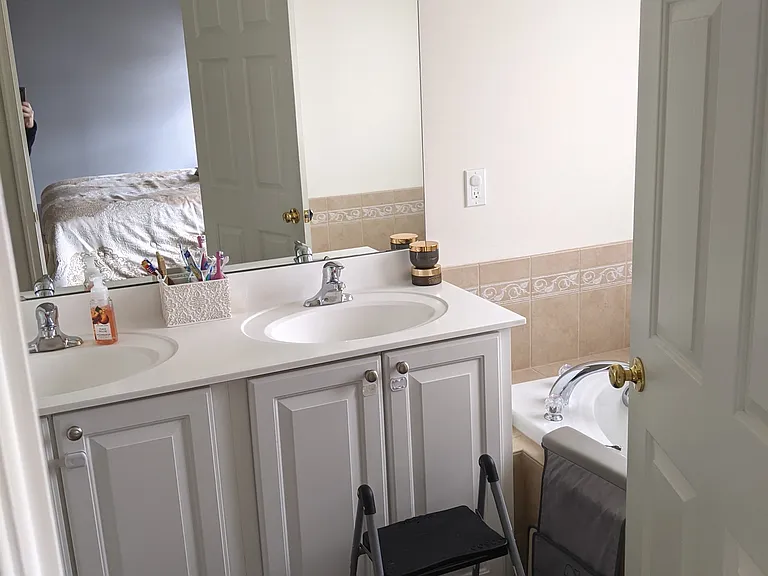 2209 Potomac Club Pkwy — Photo 30