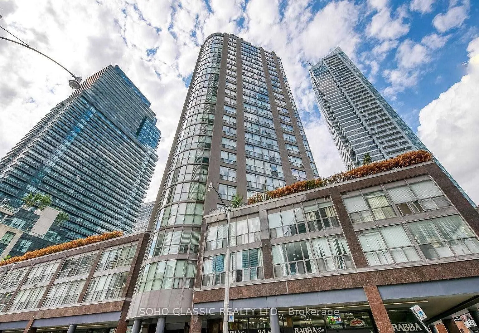 3 bed, $3,890 — Photo 1