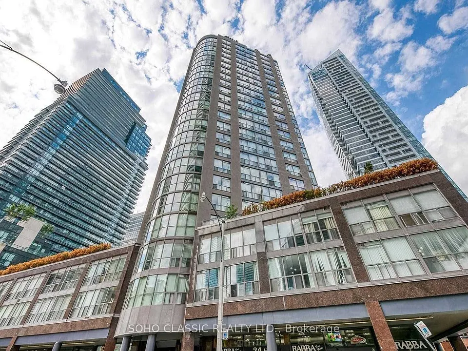 24 Wellesley St W #1811