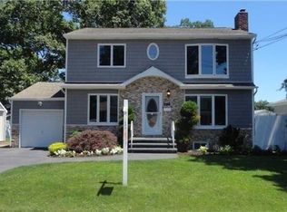 680 Central Av, Massapequa, NY 11758