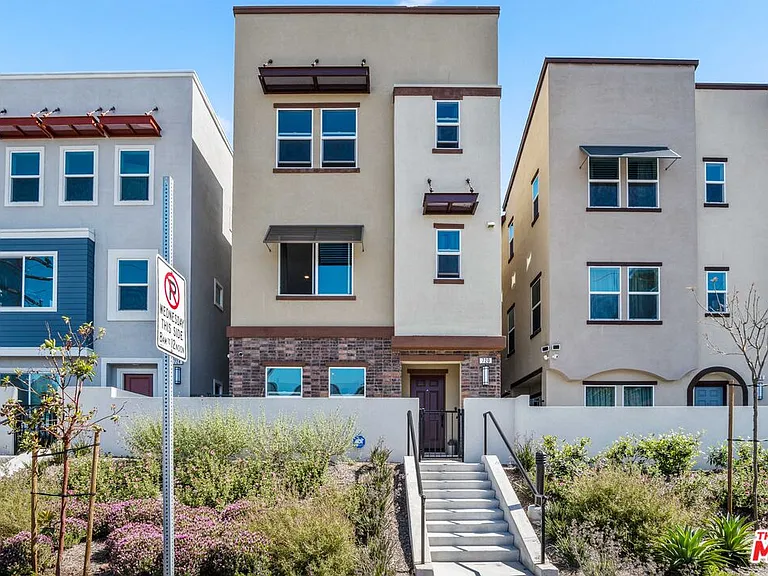 720 Grace Ave — Photo 39