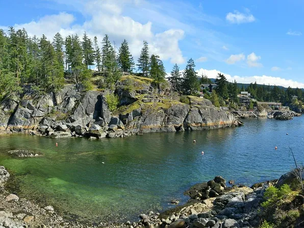 9197 Truman Rd, Sunshine Coast, BC V7Z 1B5