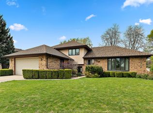 8120 Cherokee Trl, Tinley Park, IL 60477